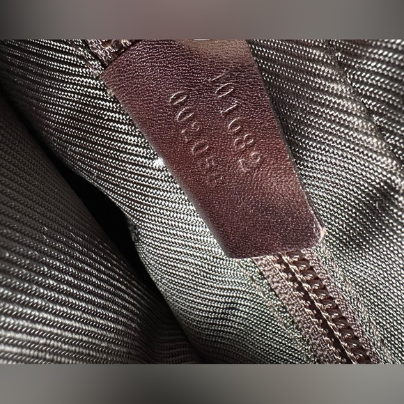 Authentic vintage Gucci Web Half Moon Messenger COA included - Picture 15 of 16